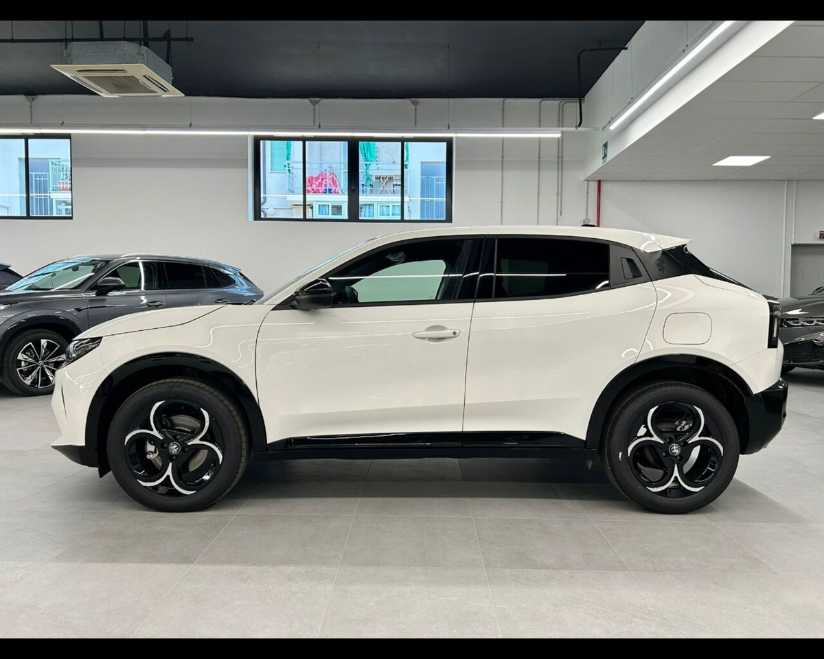 Alfa Romeo Junior 1.2 ibrida 145cv edct6 (5)