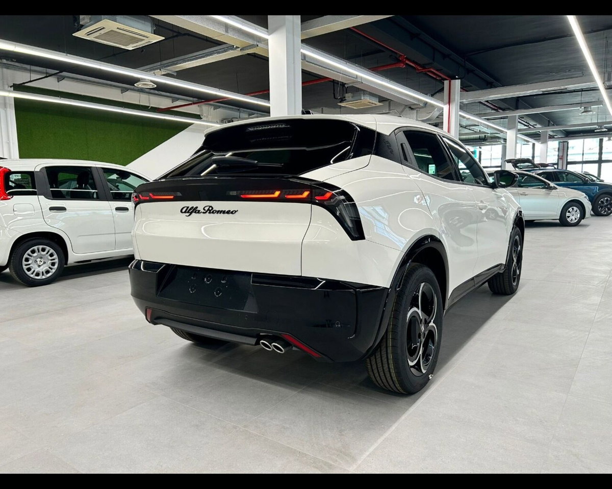 Alfa Romeo Junior 1.2 ibrida 145cv edct6 (6)