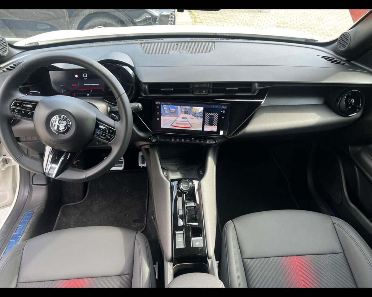 Alfa Romeo Junior 1.2 ibrida Sport Speciale 145cv edct6 (12)