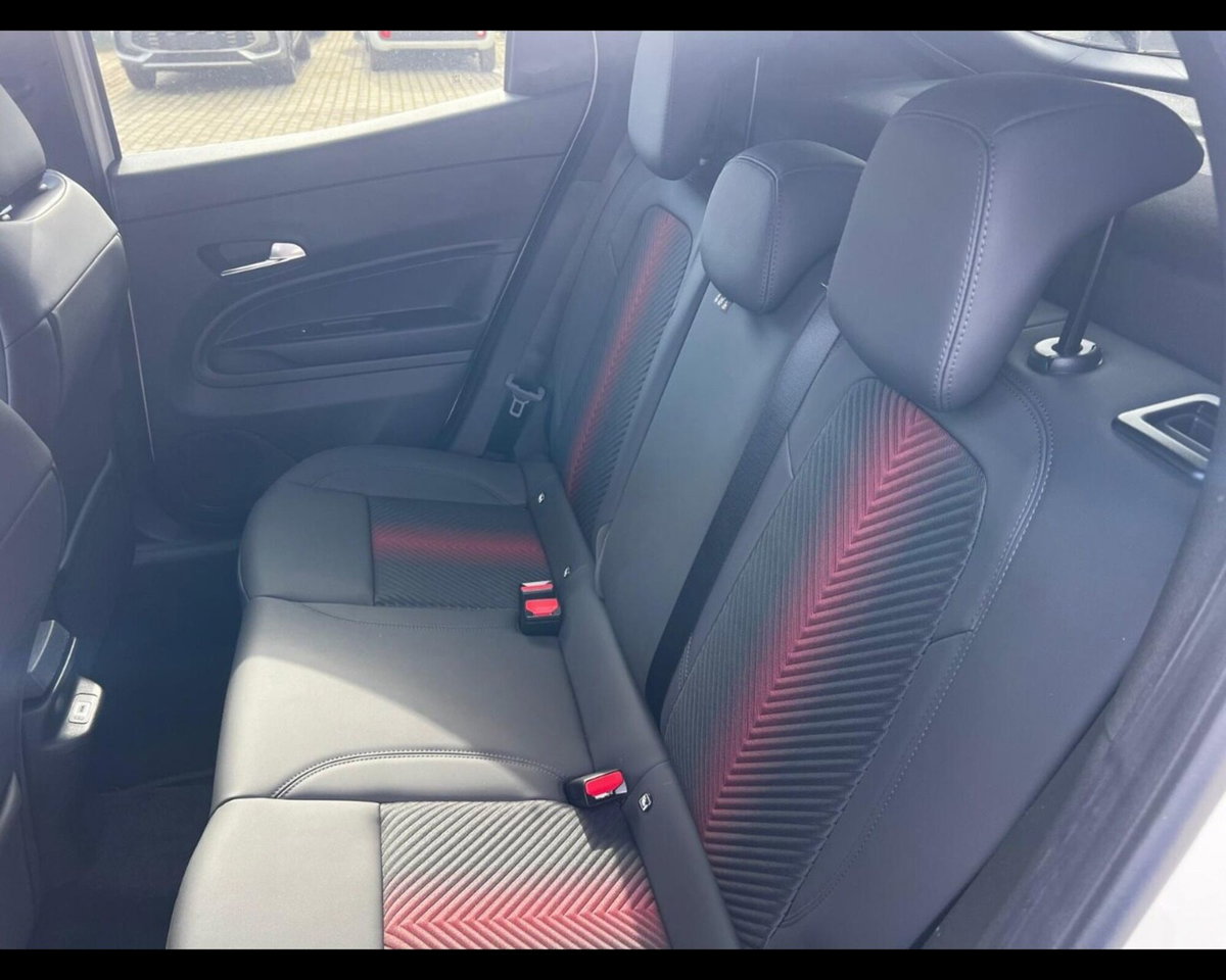 Alfa Romeo Junior 1.2 ibrida Sport Speciale 145cv edct6 (14)