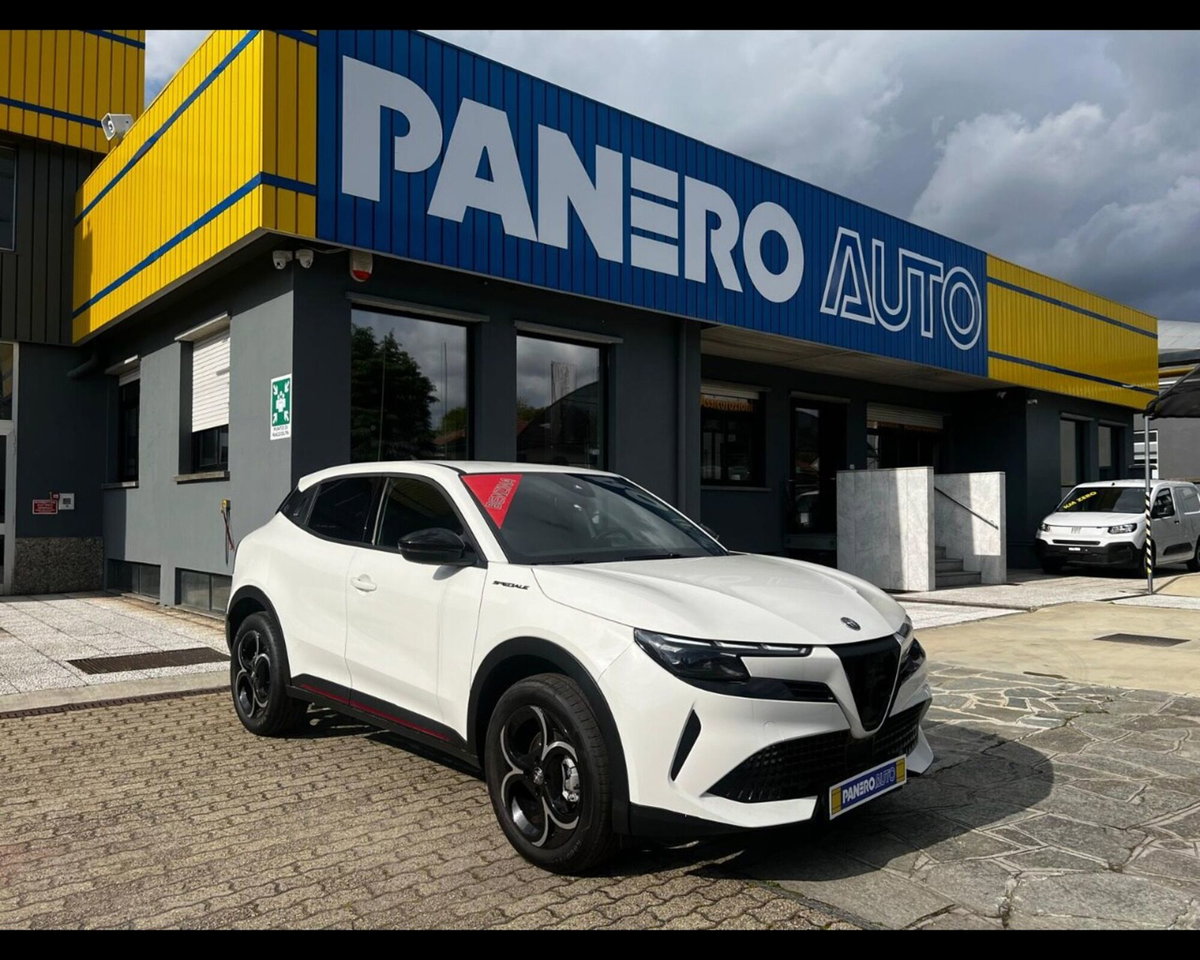 Alfa Romeo Junior 1.2 ibrida Sport Speciale 145cv edct6 (2)