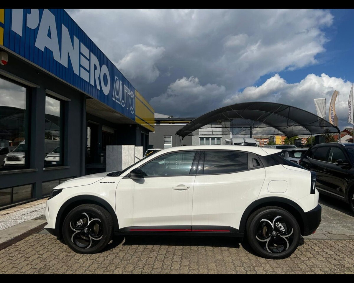 Alfa Romeo Junior 1.2 ibrida Sport Speciale 145cv edct6 (5)