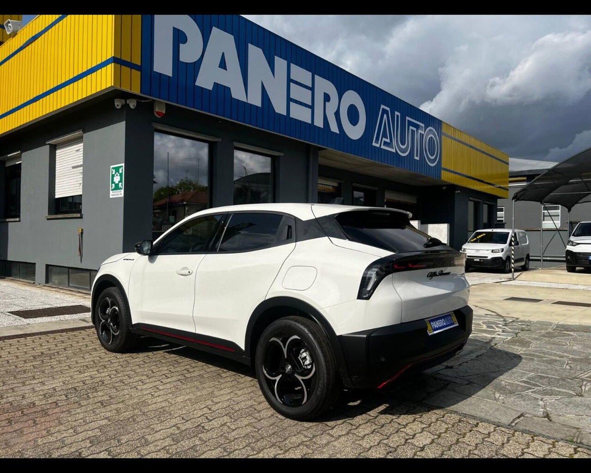Alfa Romeo Junior 1.2 ibrida Sport Speciale 145cv edct6 (8)