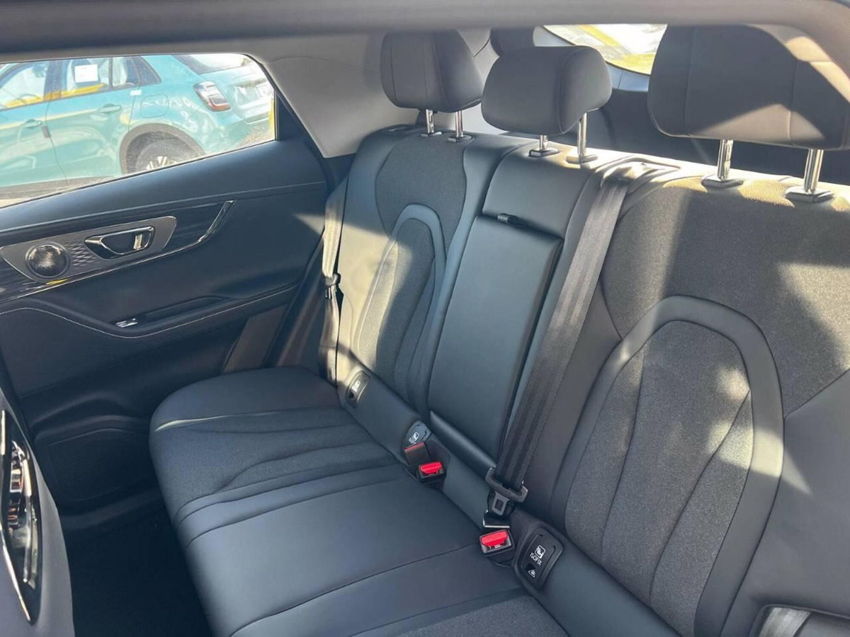 Omoda Omoda 5 SHS-H 1.5 tgdi hev Premium auto (17)