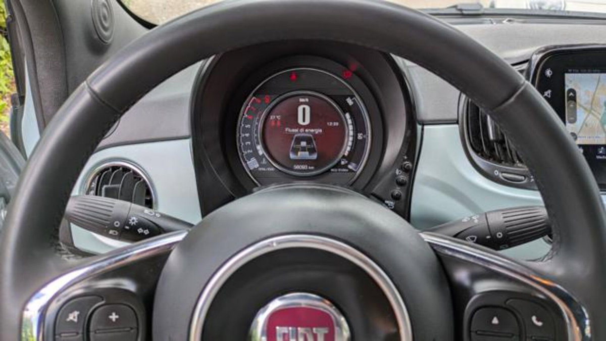 Fiat 500 1.0 Hybrid Red (8)