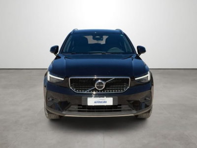 Volvo XC40 B3 automatico Essential (2)