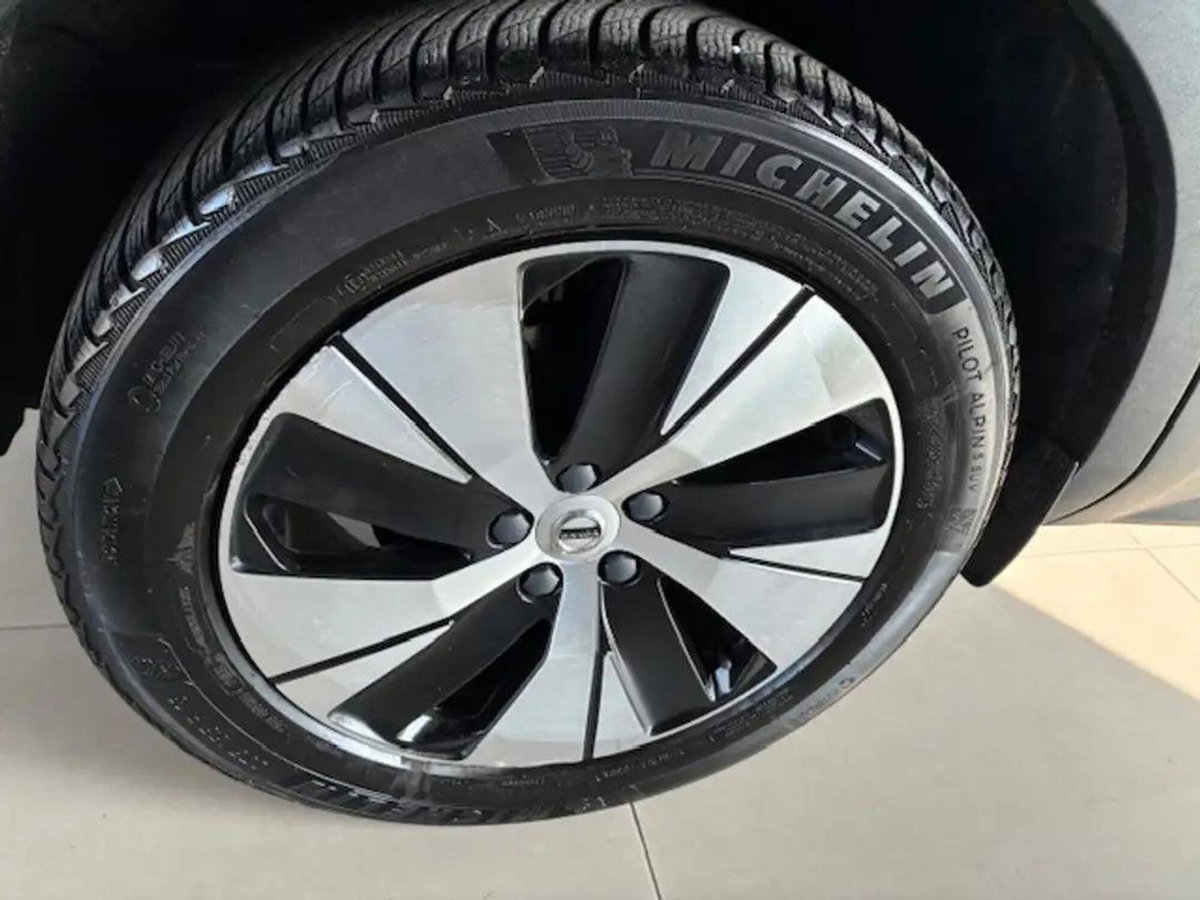 Volvo XC40 T4 Recharge Plug-in Hybrid Inscription Expression (5)