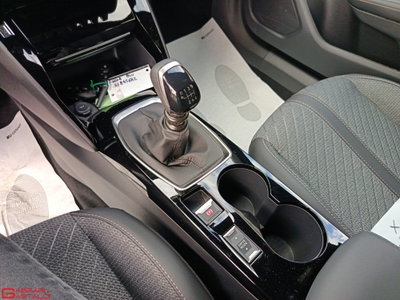 Peugeot 2008 1.2 turbo Allure 100cv (10)