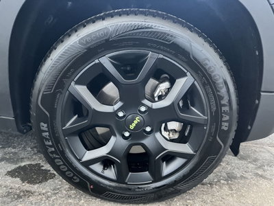 Jeep Avenger 1.2 turbo e-hybrid mhev Upland 4xe 145cv edct6 (16)