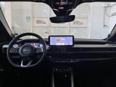 Jeep Avenger 1.2 turbo e-hybrid mhev Upland 4xe 145cv edct6 (9)