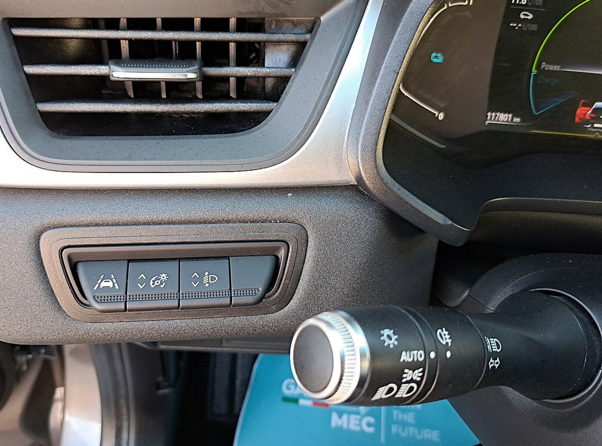 Renault Captur Full Hybrid E-Tech 145 CV Intens (18)