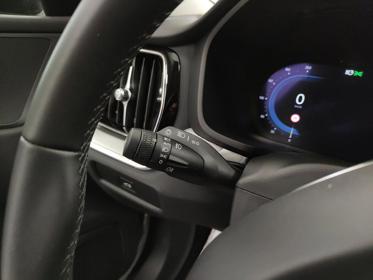 Volvo V60 2.0 b4 Plus Dark auto (17)