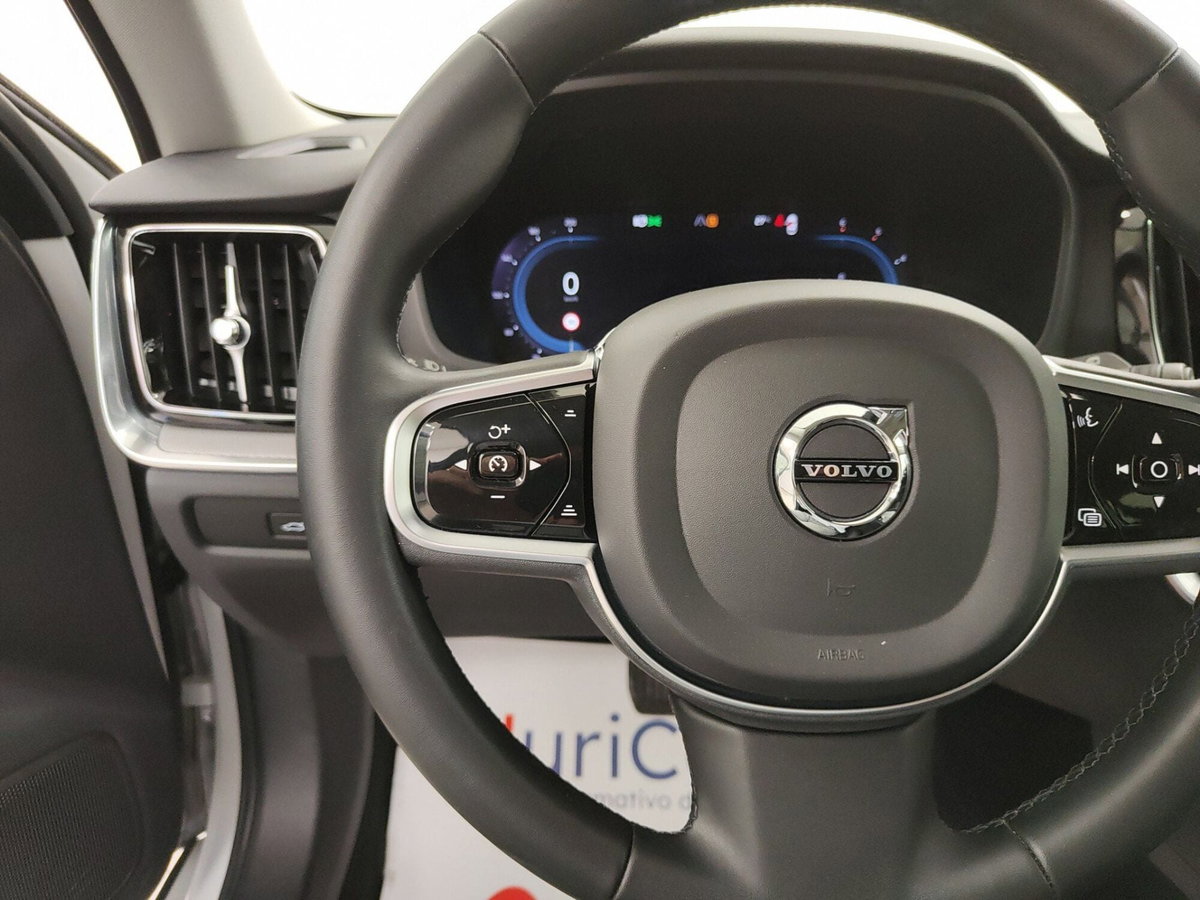 Volvo V60 2.0 b4 Plus Dark auto (18)