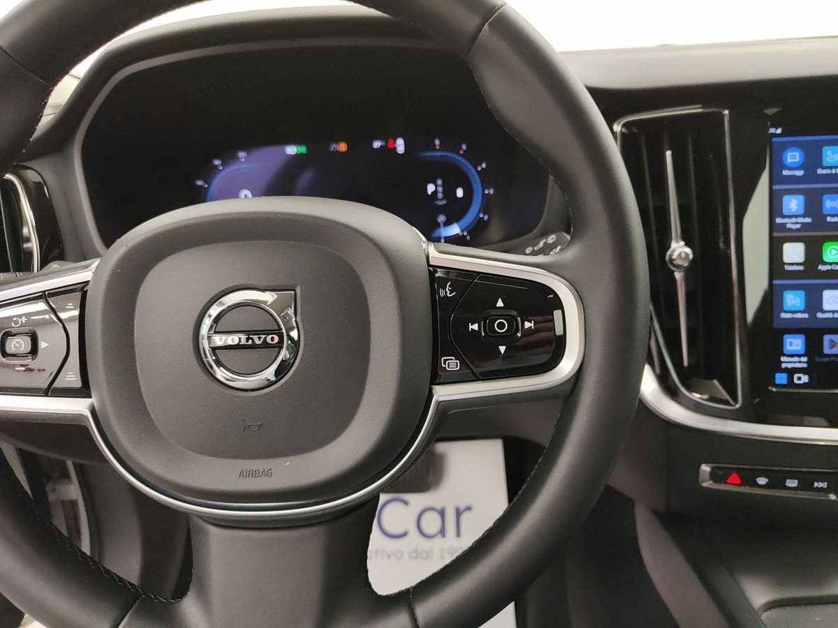 Volvo V60 2.0 b4 Plus Dark auto (20)