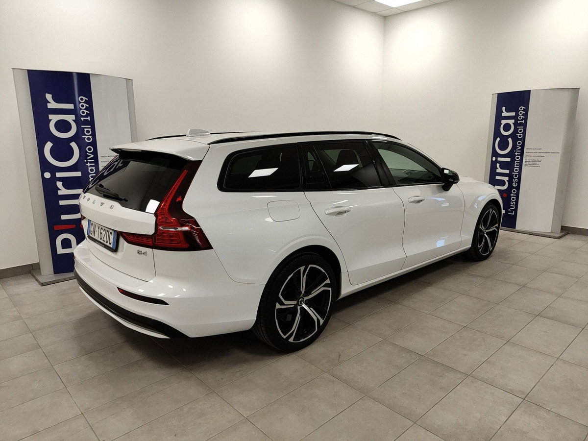 Volvo V60 2.0 b4 Plus Dark auto (8)