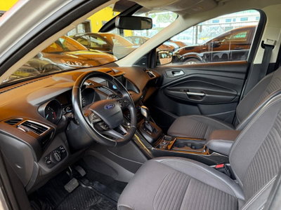 Ford Kuga 1.5 TDCI 120 CV S&S 2WD Titanium (8)
