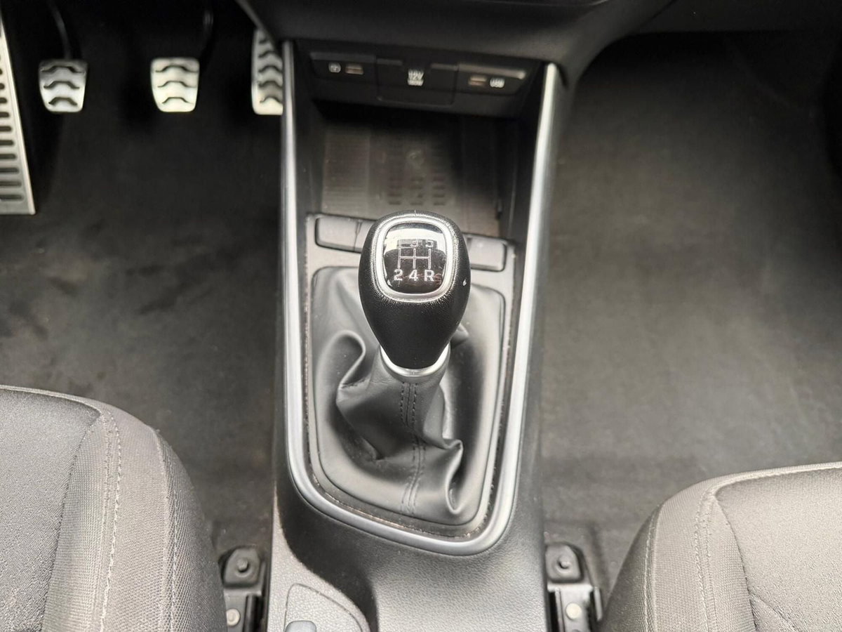 Hyundai Bayon 1.2 mpi Xline (13)