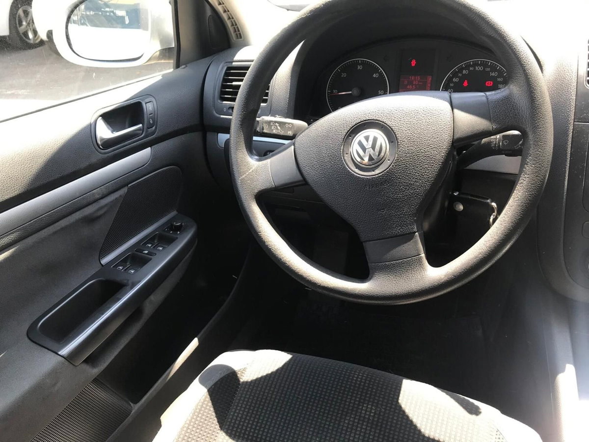 Volkswagen Golf Variant 1.9 TDI DPF DSG Comfortline (11)