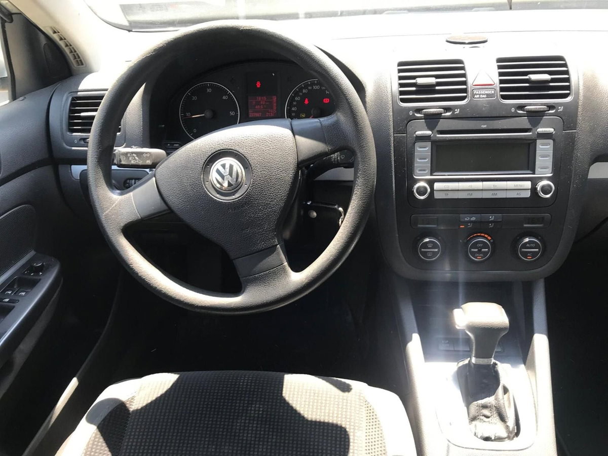 Volkswagen Golf Variant 1.9 TDI DPF DSG Comfortline (12)