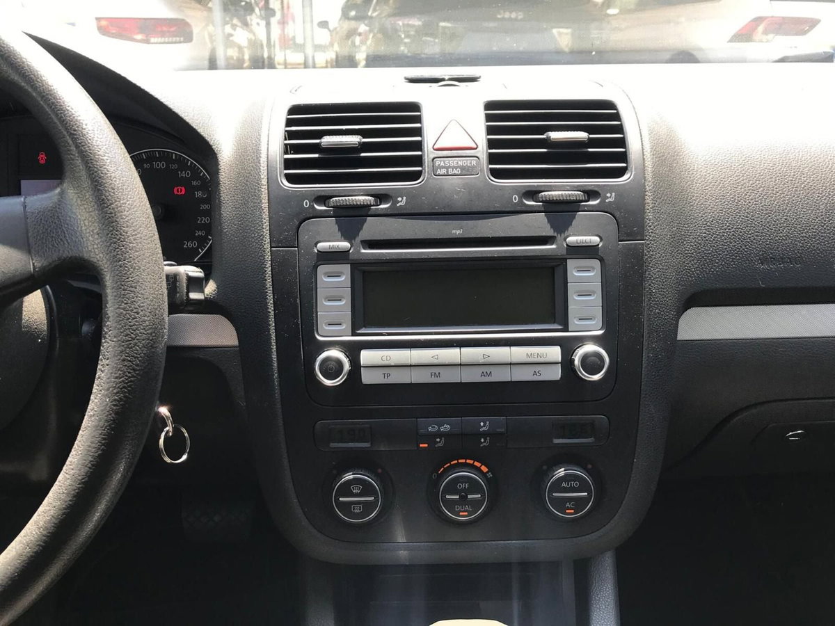 Volkswagen Golf Variant 1.9 TDI DPF DSG Comfortline (14)