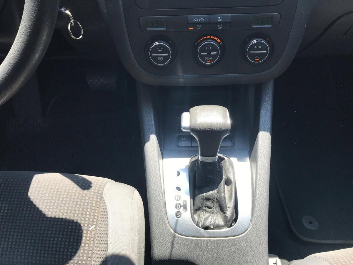 Volkswagen Golf Variant 1.9 TDI DPF DSG Comfortline (15)
