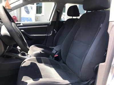 Volkswagen Golf Variant 1.9 TDI DPF DSG Comfortline (9)