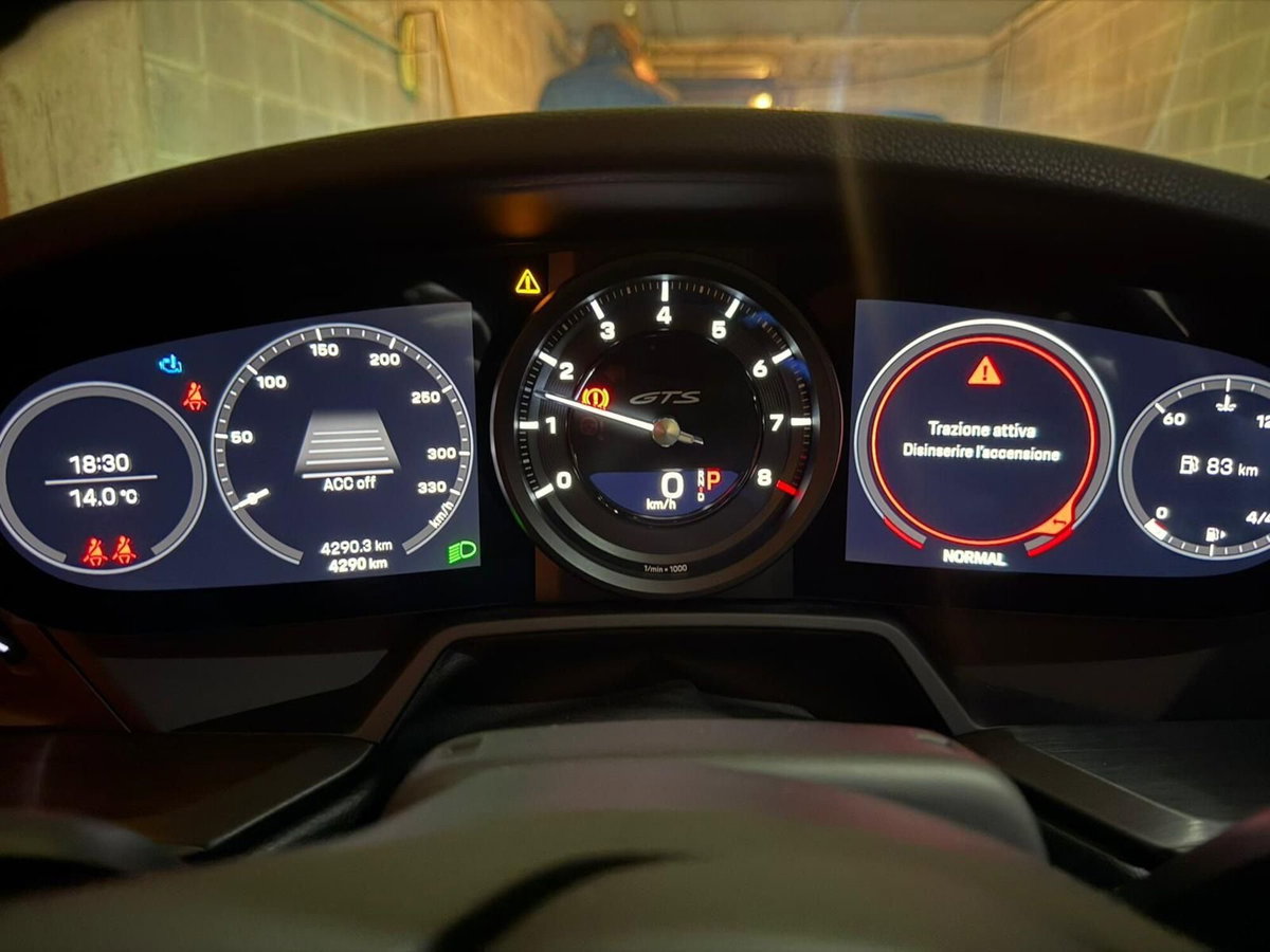 Porsche 911 Cabrio Cabrio 3.0 Carrera 4 GTS (7)