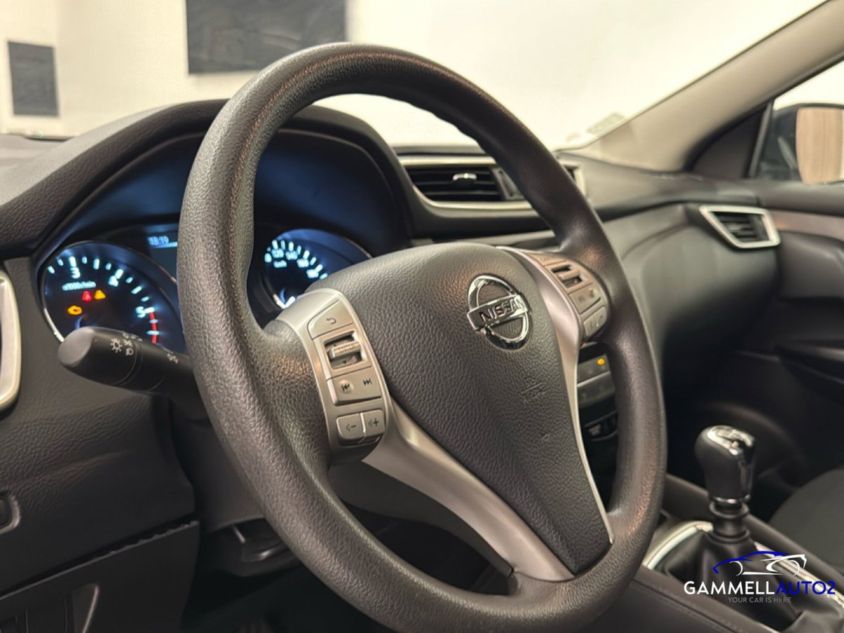 Nissan Qashqai 1.5 dCi N-Connecta (10)