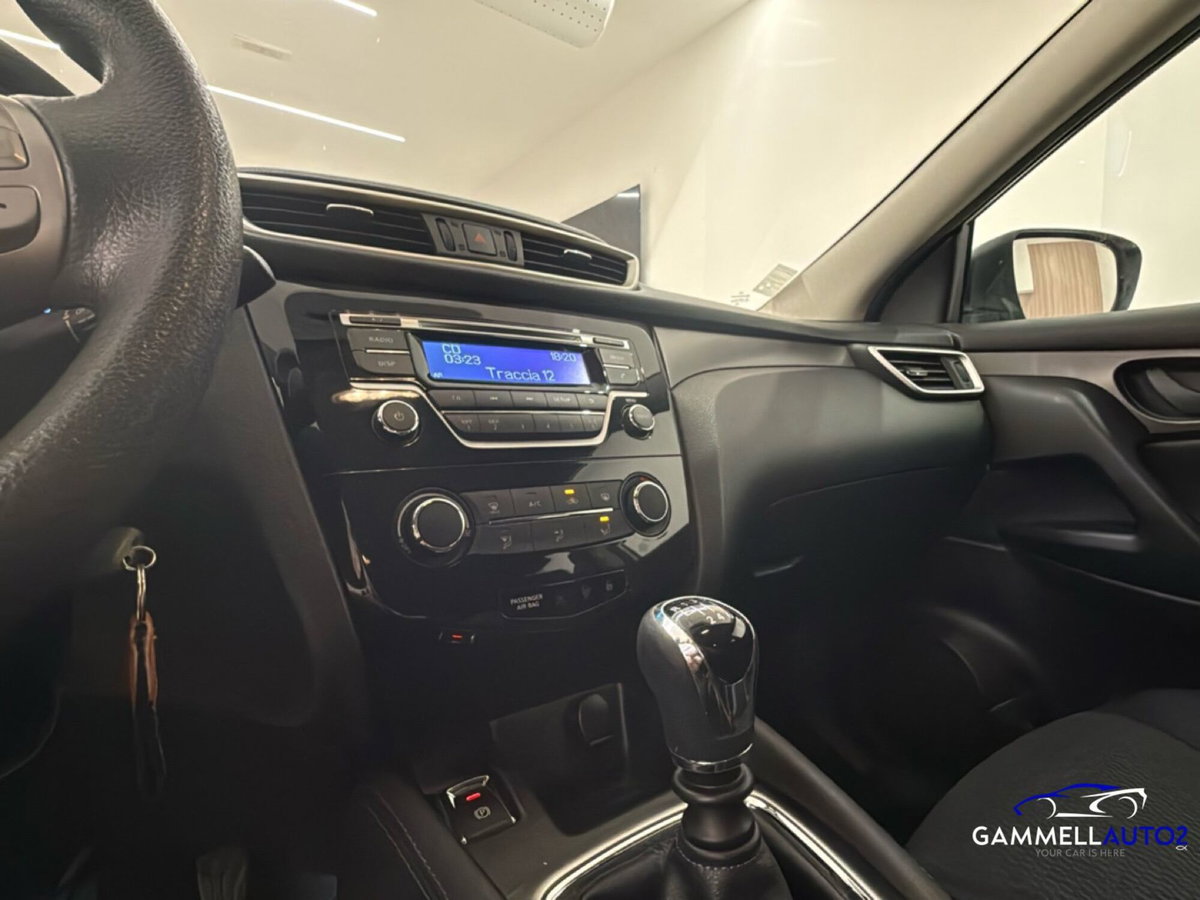 Nissan Qashqai 1.5 dCi N-Connecta (14)