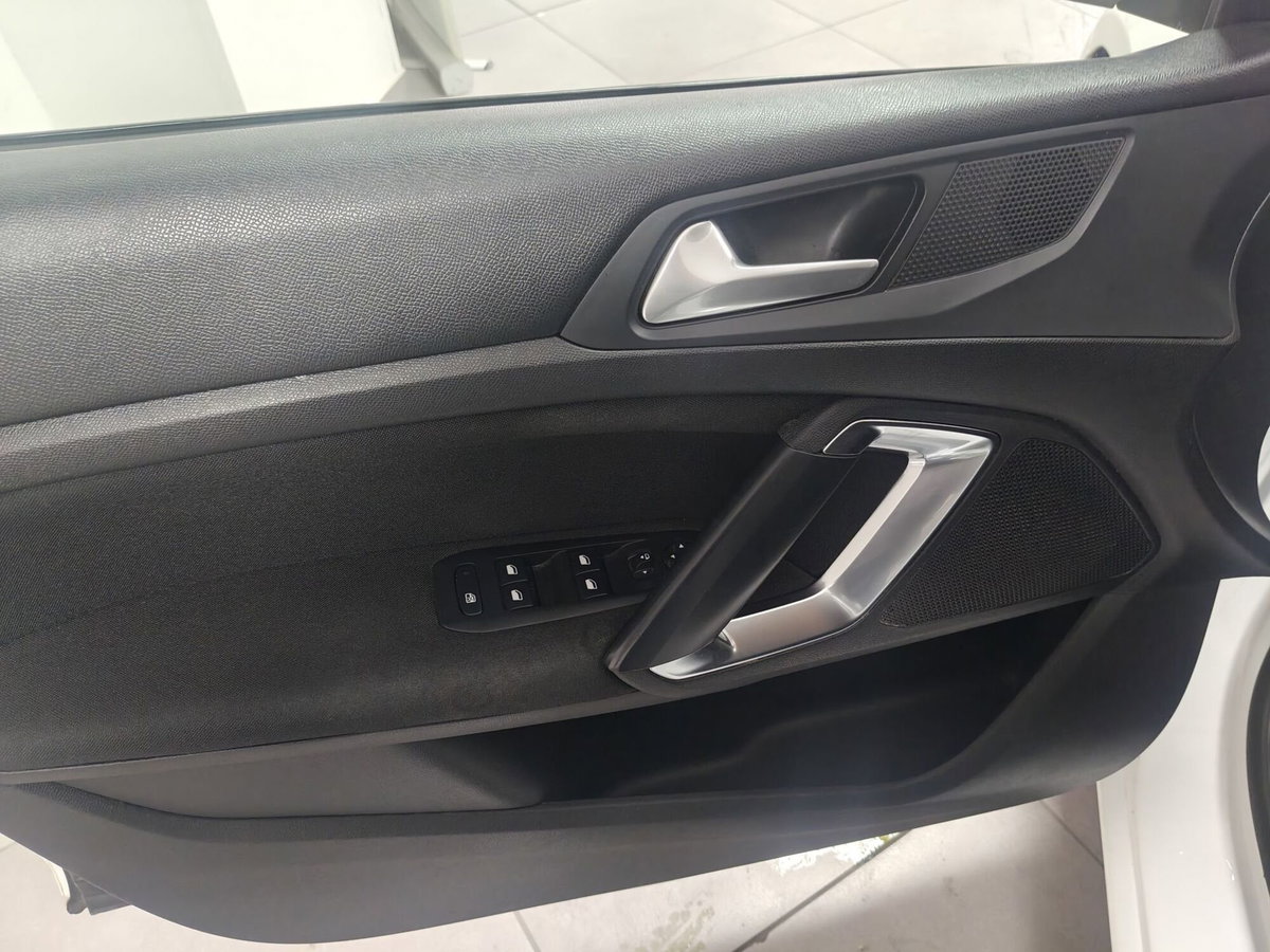 Peugeot 308 SW BlueHDi 130 S&S Active Business (16)