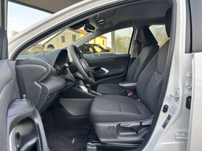 Toyota Yaris 1.5 Hybrid 5 porte Energy (10)