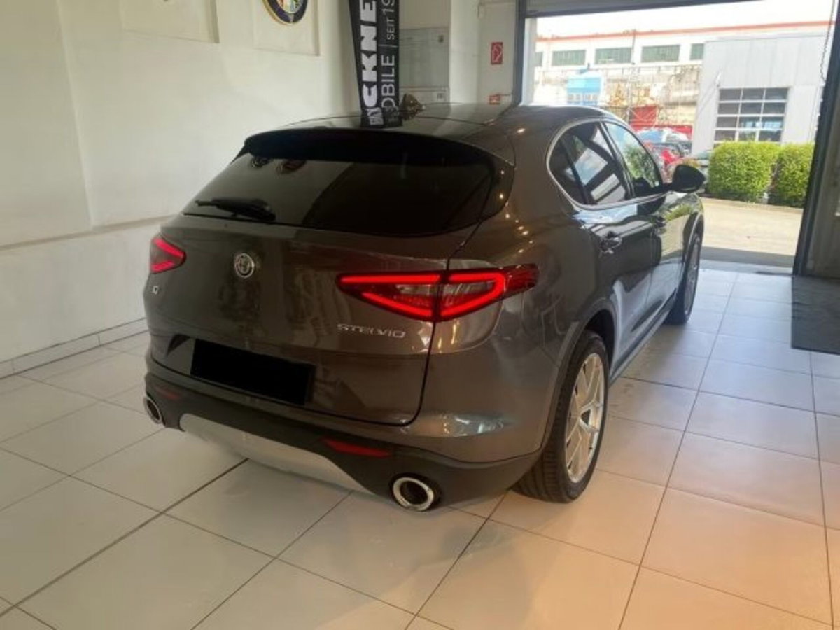 Alfa Romeo Stelvio Stelvio 2.0 Turbo 200 CV AT8 Q4 Super Business (6)