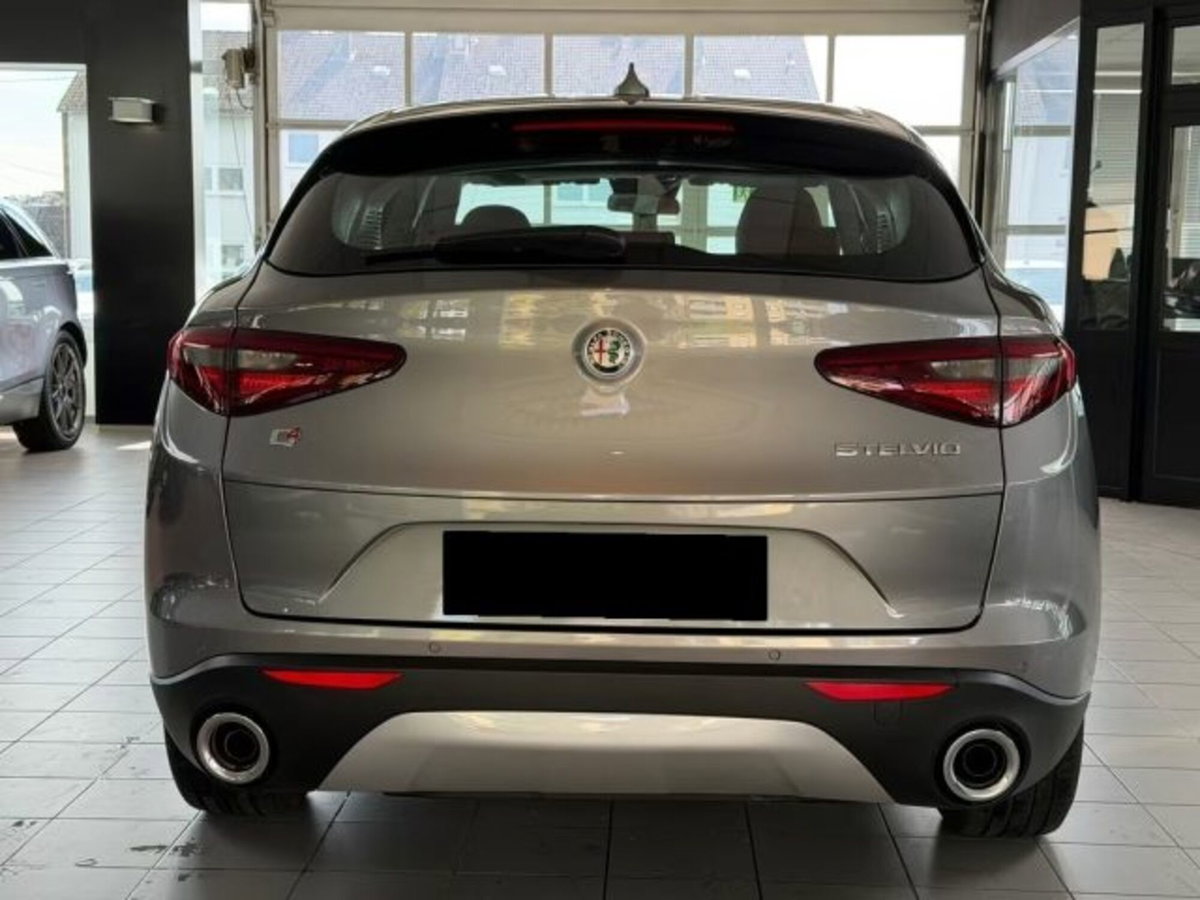 Alfa Romeo Stelvio Stelvio 2.0 Turbo 200 CV AT8 Q4 Super Business (7)