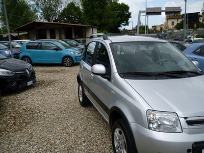 Fiat Panda 1.3 MJT 16V DPF 4x4 Climbing (2)