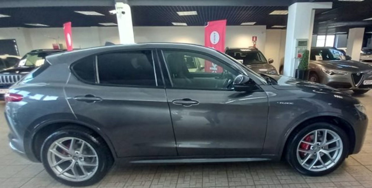 Alfa Romeo Stelvio Stelvio 2.2 Turbodiesel 210 CV AT8 Q4 Veloce (2)
