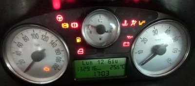 Lancia Ypsilon 1.3 MJT 75 CV Argento (9)