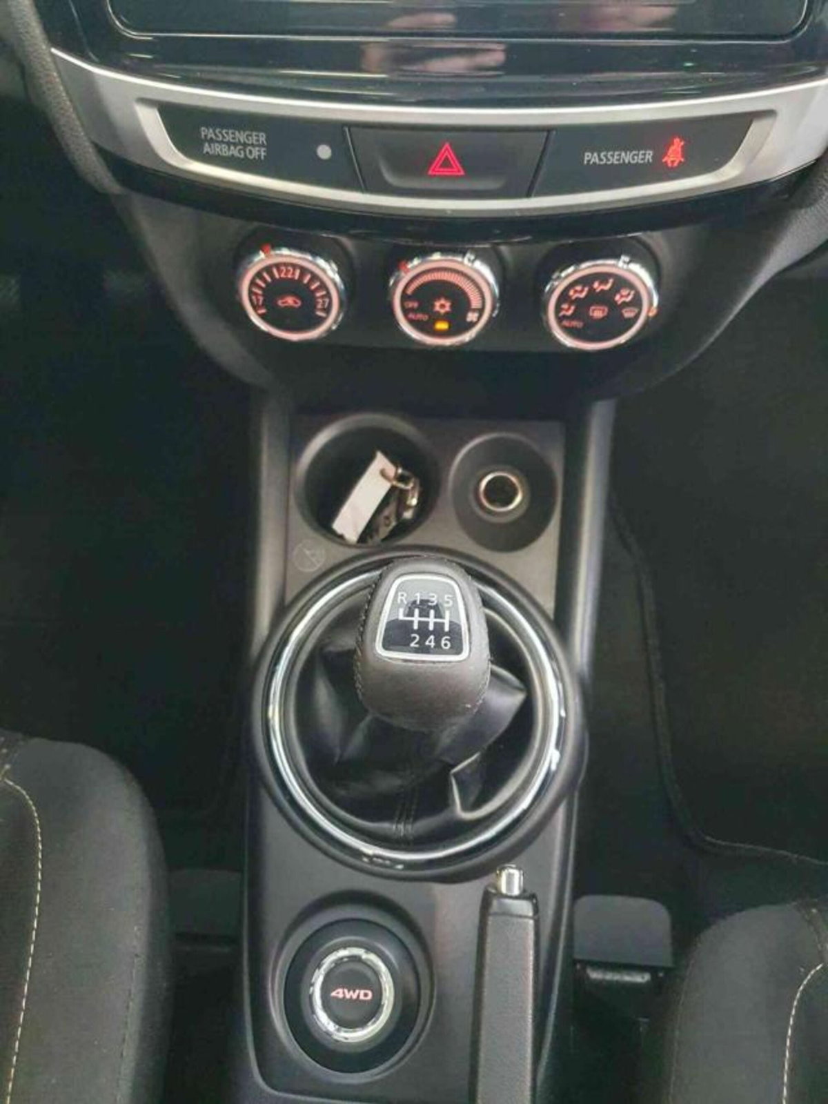 Mitsubishi ASX 1.6 DI-D 114 CV 4WD Instyle Panoramic (16)