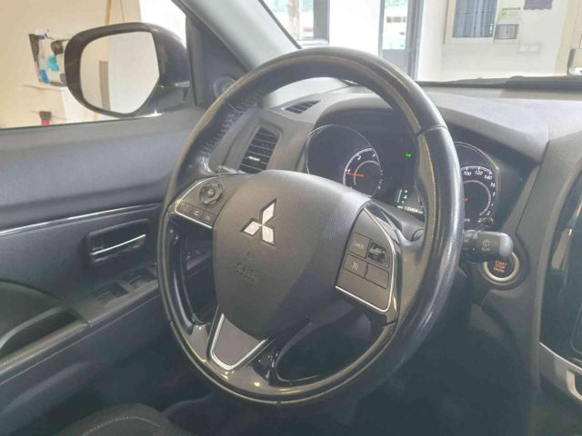 Mitsubishi ASX 1.6 DI-D 114 CV 4WD Instyle Panoramic (17)