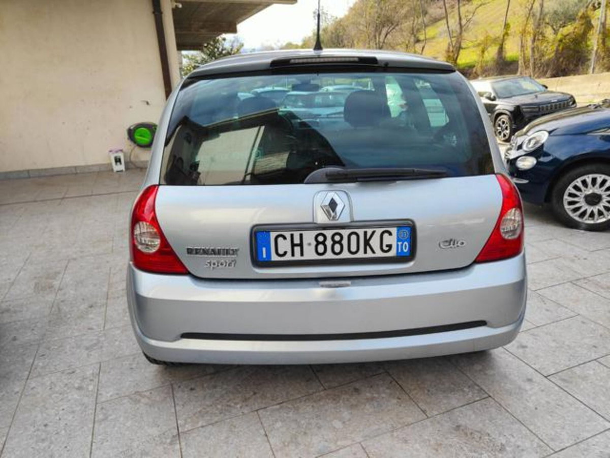 Renault Clio 2.0 16V cat 3 porte Limited (11)