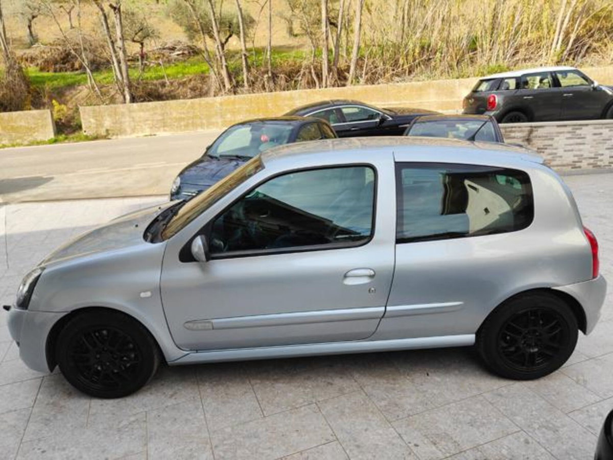 Renault Clio 2.0 16V cat 3 porte Limited (15)