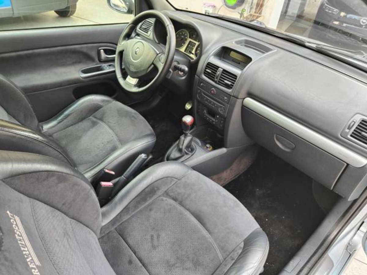 Renault Clio 2.0 16V cat 3 porte Limited (16)