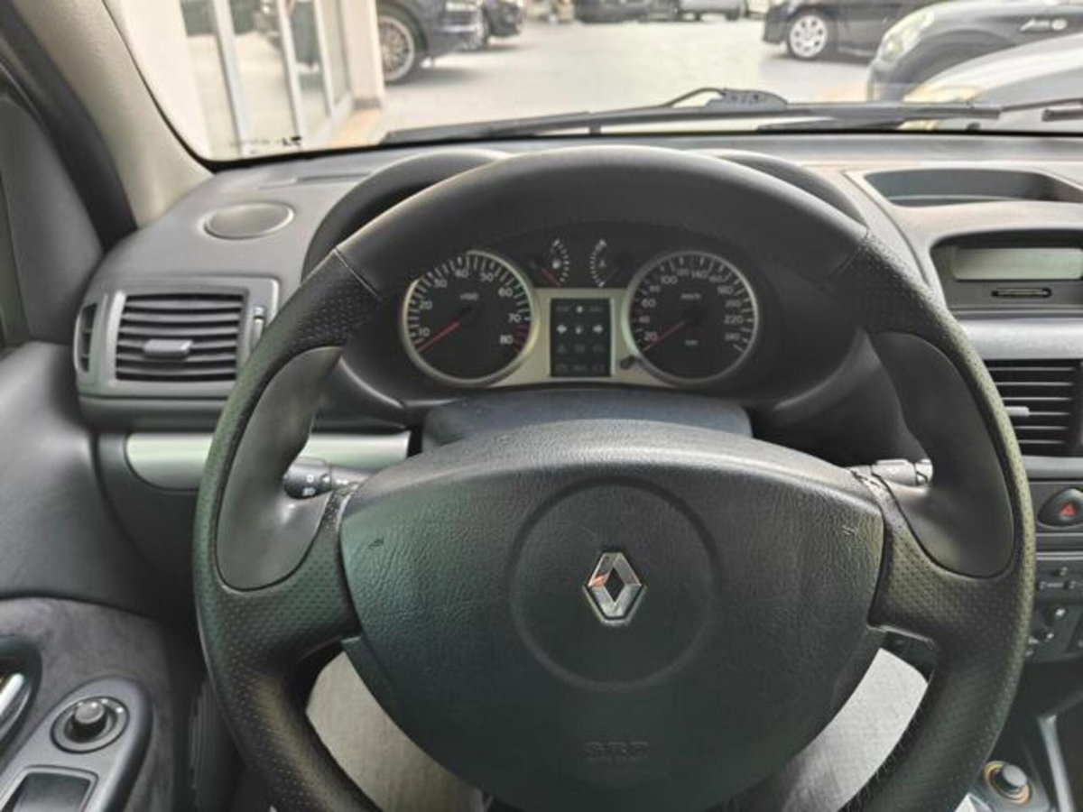 Renault Clio 2.0 16V cat 3 porte Limited (17)