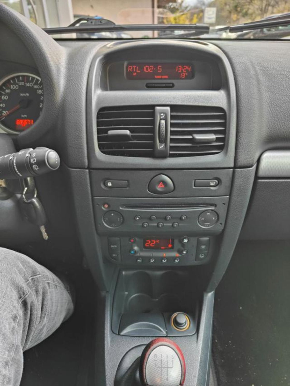 Renault Clio 2.0 16V cat 3 porte Limited (18)