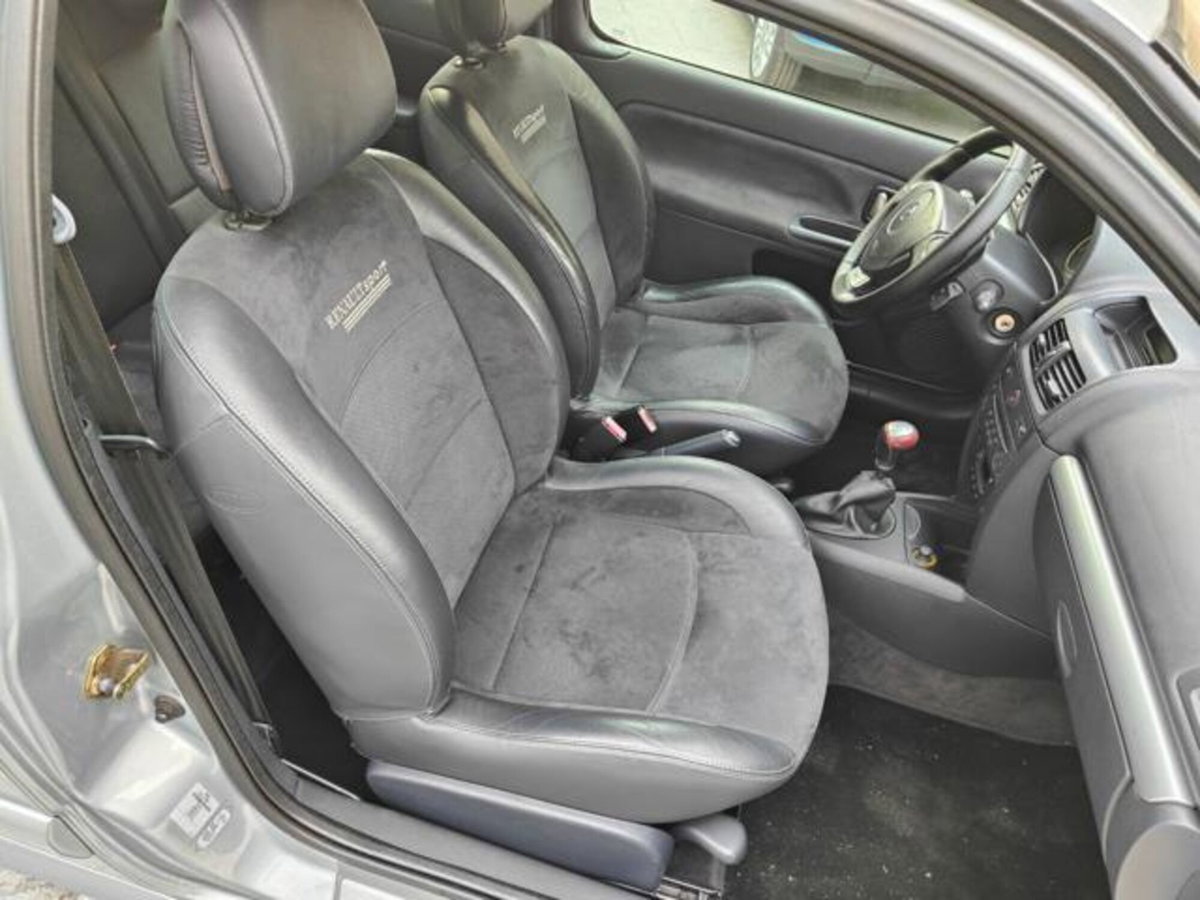 Renault Clio 2.0 16V cat 3 porte Limited (19)