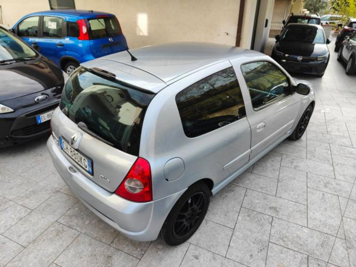 Renault Clio 2.0 16V cat 3 porte Limited (9)