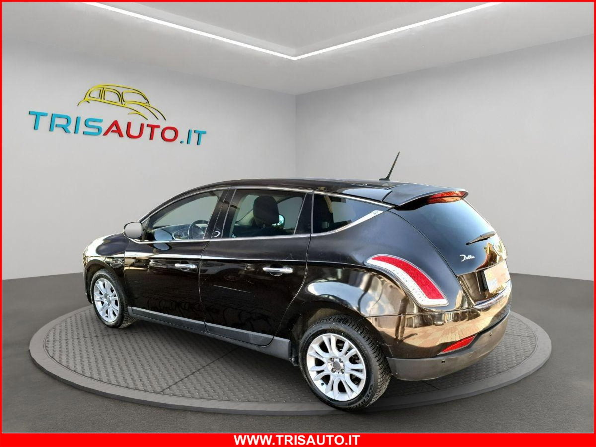 Lancia Delta 1.6 MJT DPF Gold (2)