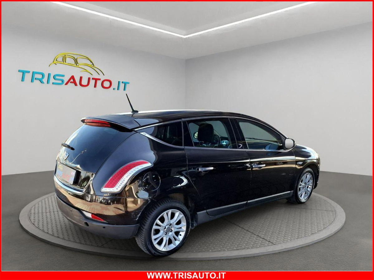 Lancia Delta 1.6 MJT DPF Gold (4)