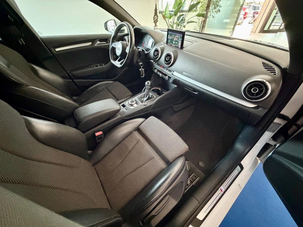 Audi A3 Sportback 2.0 TDI S tronic Attraction (10)