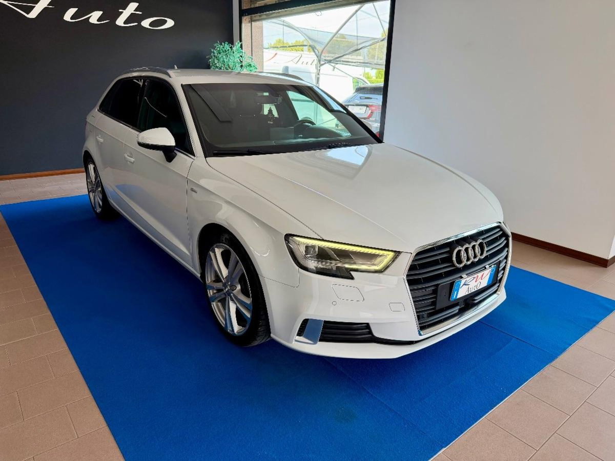 Audi A3 Sportback 2.0 TDI S tronic Attraction (2)