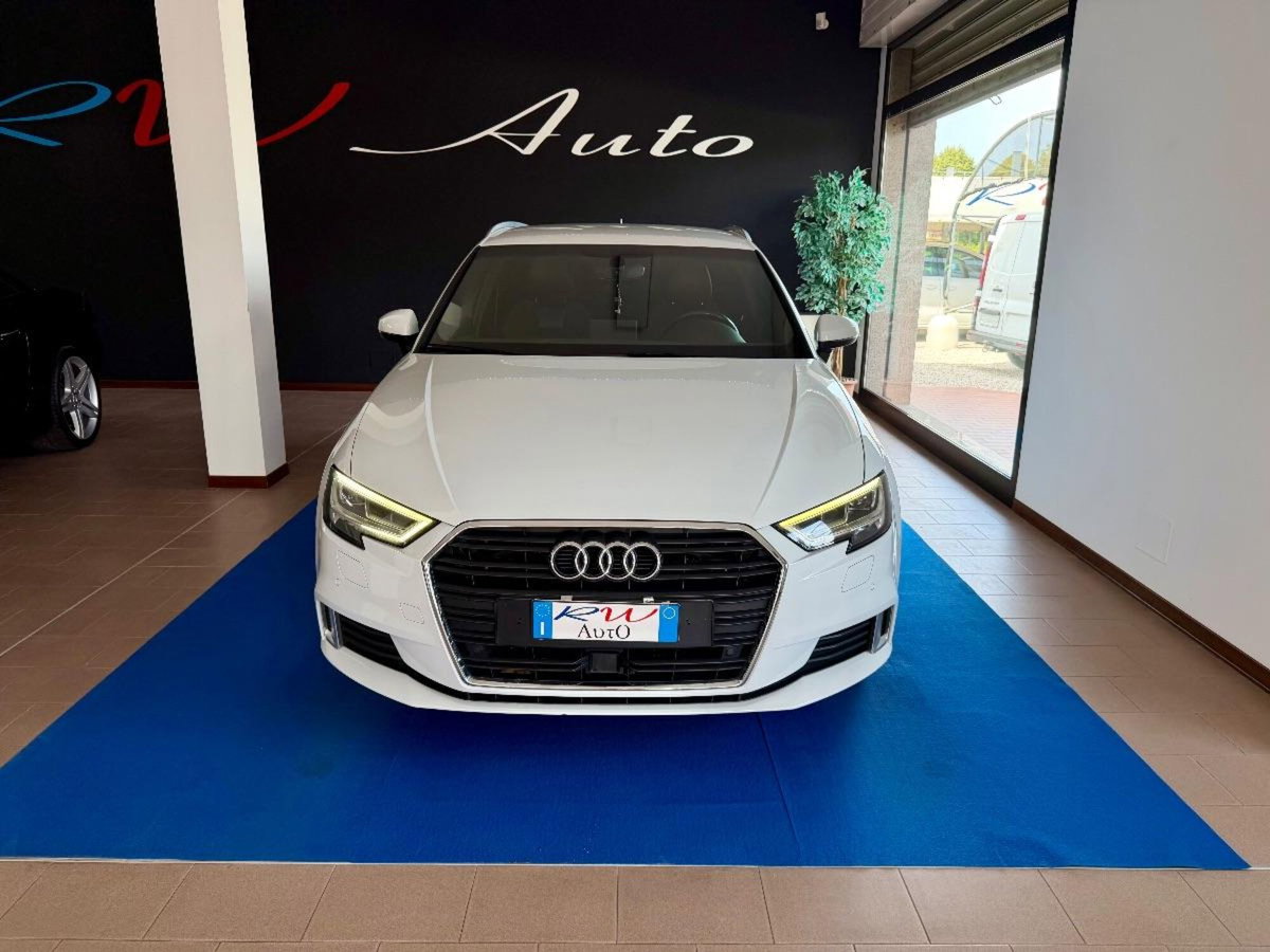 Audi A3 Sportback 2.0 TDI S tronic Attraction (3)